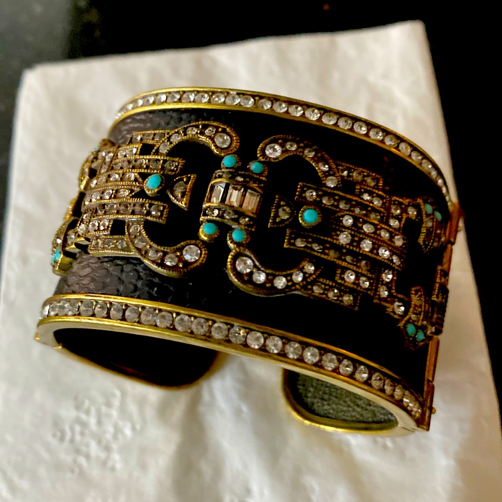 Beautifully Crafted Heidi Daus Cuff Bracelet 40$